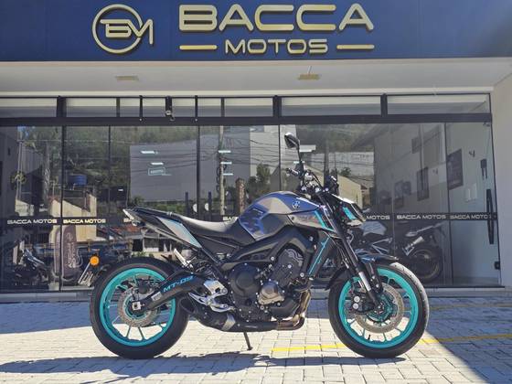 YAMAHA MT-09 